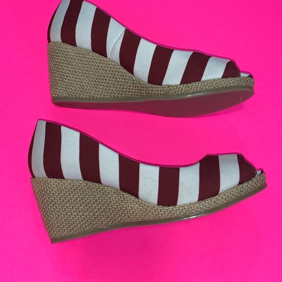 Lillybee U Wedge heels size 7. - Picture 4 of 5